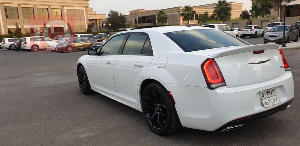 کرایسلەر 300